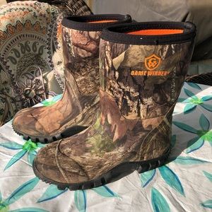 game winner muck boots